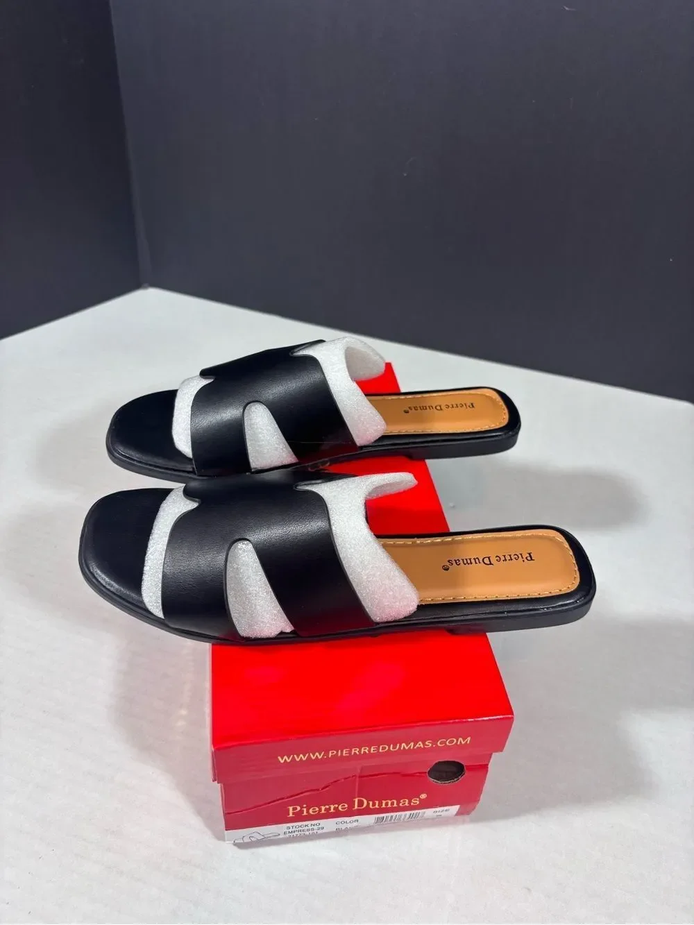 PIERRE DUMAS EMPRESS-29 SANDAL Size 8 Black NEW in box Slide